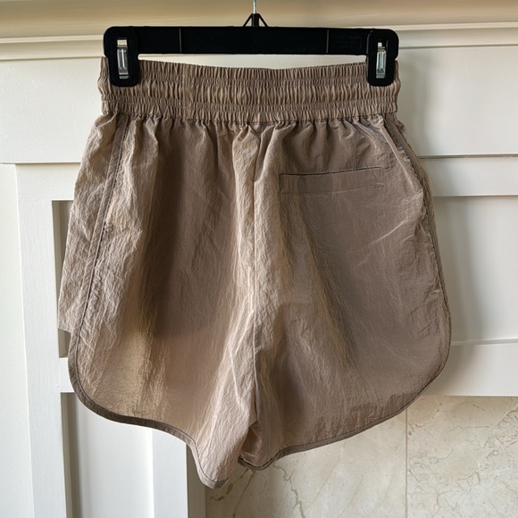 Varley Harmon High Rise Short - Picture 5 of 6